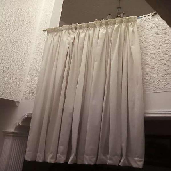 Vendo dos cortina buen estado