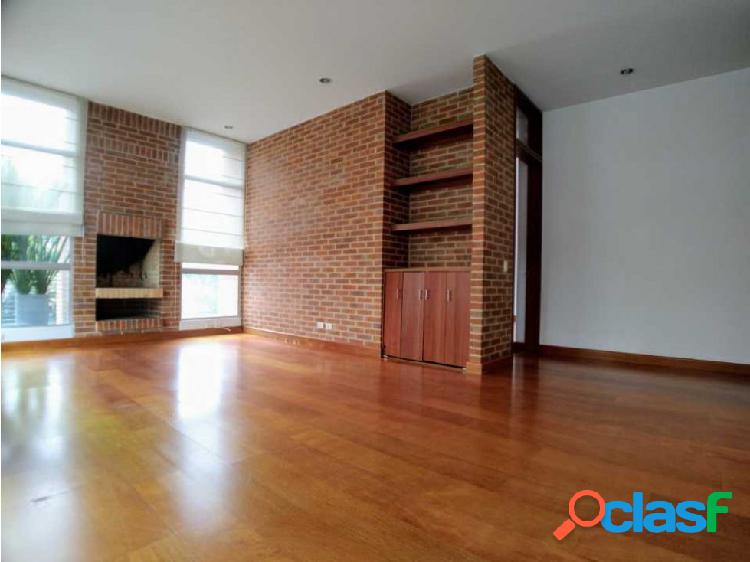 APARTAMENTO EN ARRIENDO CON TERRAZA EN CHICO