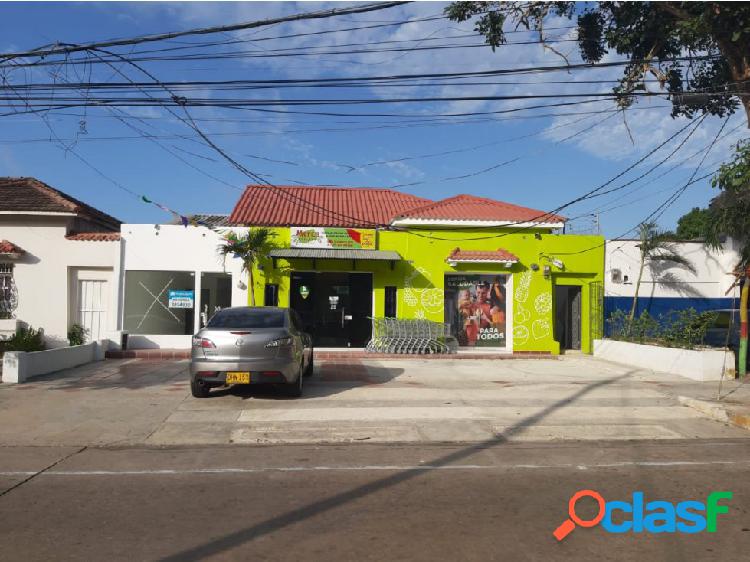 CASA CON 3 LOCALES COMERCIALES