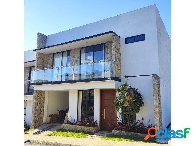 CASA EN VENTA EN UNIDAD CERRADA- EL RETIRO