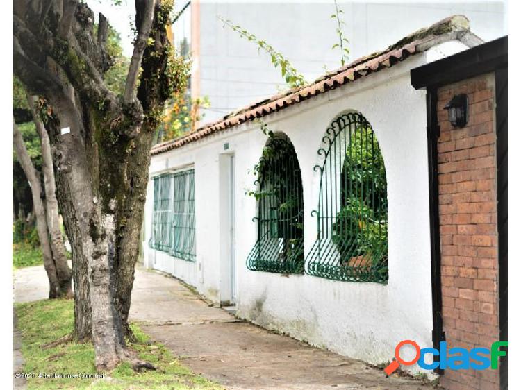 Casa en Nueva Autopista(Bogota) RAH CO: 21-681