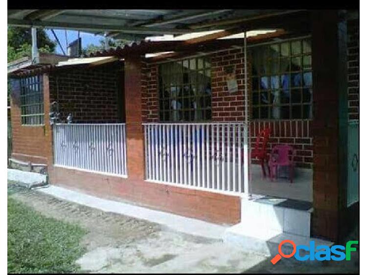 RV260 SE VENDE FINCA EN LA MESA