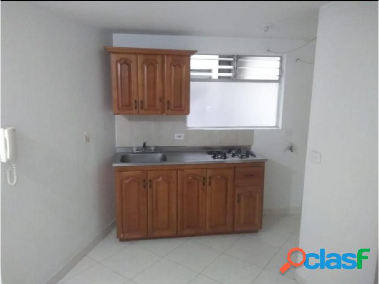 Se arrienda aparta estudio en Santa Mónica.