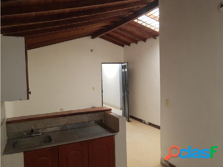 Se arrienda apartamento en Robledo.