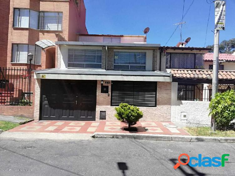 venta de Casa en Cedritos(Bogota) SG CO: 20-715