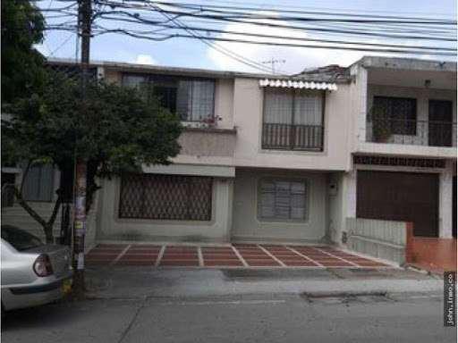 CASA EN VENTA EN MIRAFLORES CALI SimiCRM931675