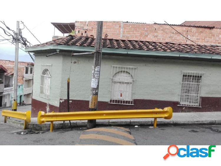Casa lote en venta barrio Enciso Medellín