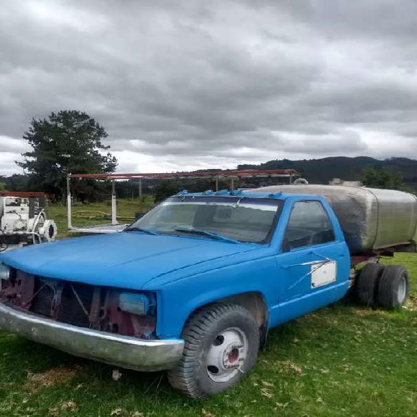 Chevrolet Cheyenne 350 modelo 97 para repuestos