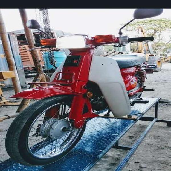 Honda C90 2001