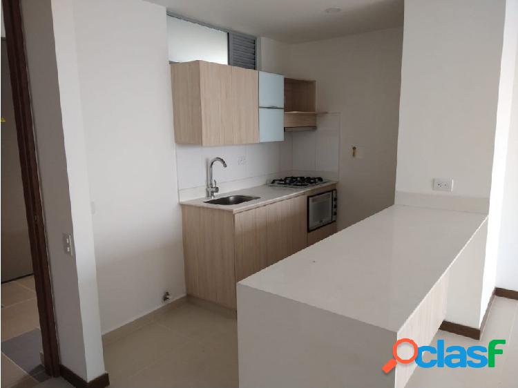 Se arrienda apartamento en el poblado.