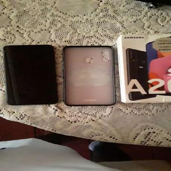 Se vende A20s de 32gb negociable