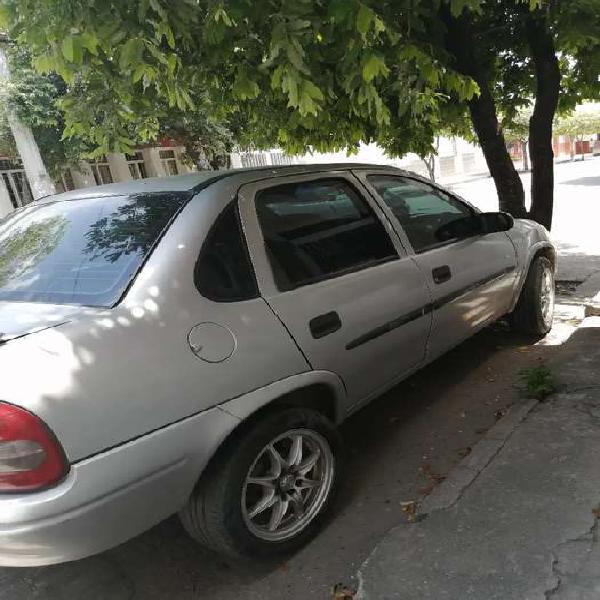 Vendo corsa 1.4 mod 2003q