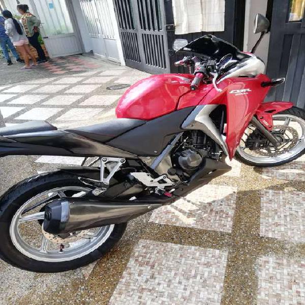 Vendo excelente moto