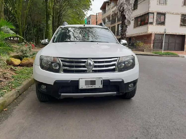 Vendo o cambio renault duster placa blanca. Full equipo 4x4