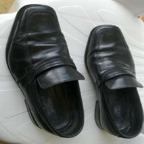 Zapatos Zapatillas en cuero MARCA Velez Talla 42!