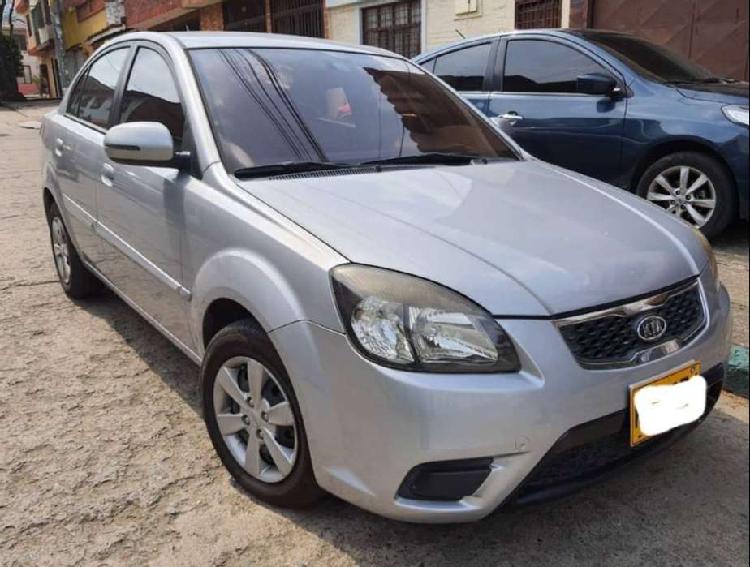 se vende kia rio new xcite