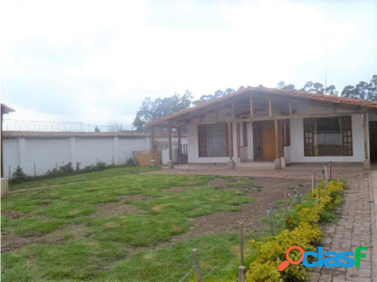 CASA EN VENTA - GUAYMARAL 668 Mts.2