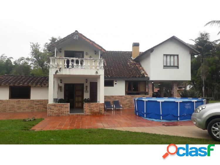 CASA HERMOSA PARA LA VENTA EN LA CEJA