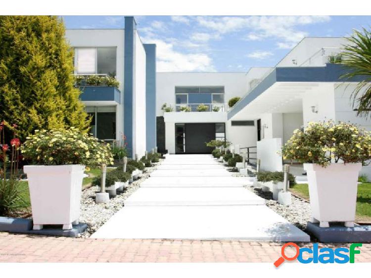 Casa en Venta en Yerbabuena 20-1111 C.O