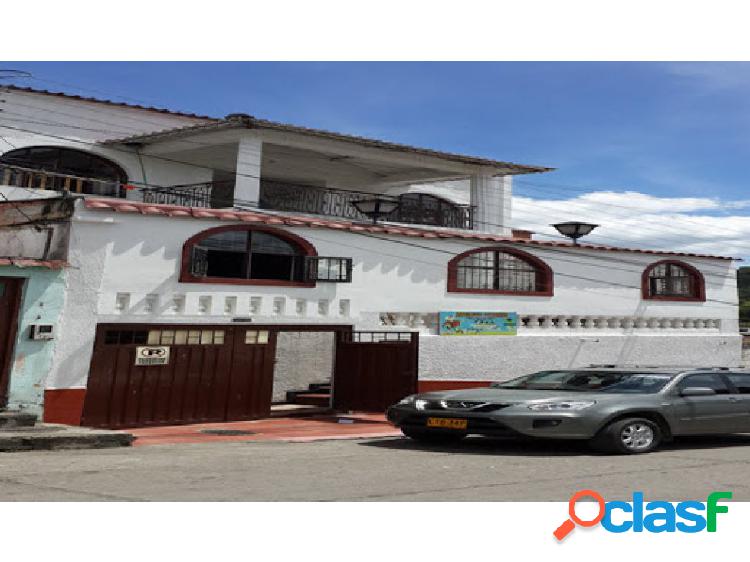 Maat vende Casa en Villeta $950 Millones.