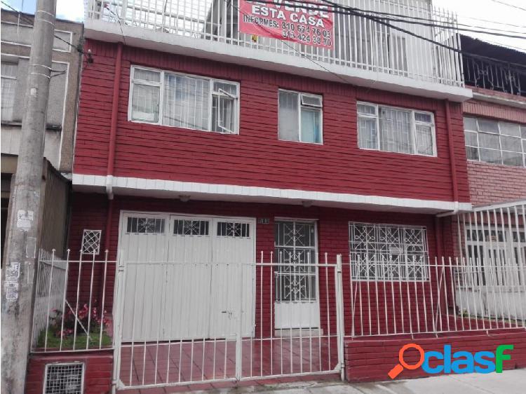 Venta casa en Barrio Laurel, Bogotá