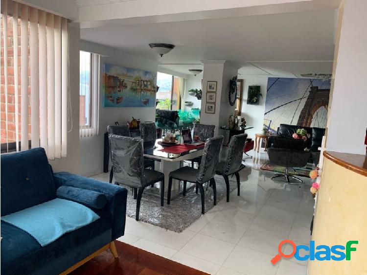 Venta de Apartamento último piso ubicado en Laureles