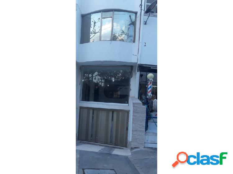 CASA DE 3 PISOS CON PARQUEADERO PARA DOS CARROS CANEY