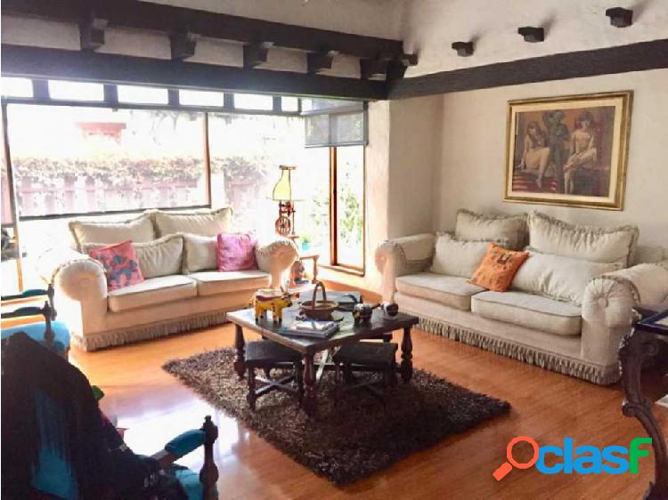 ?#650 ESPECTACULAR CASA UBICADA EN CALATRAVA DE 270 M2