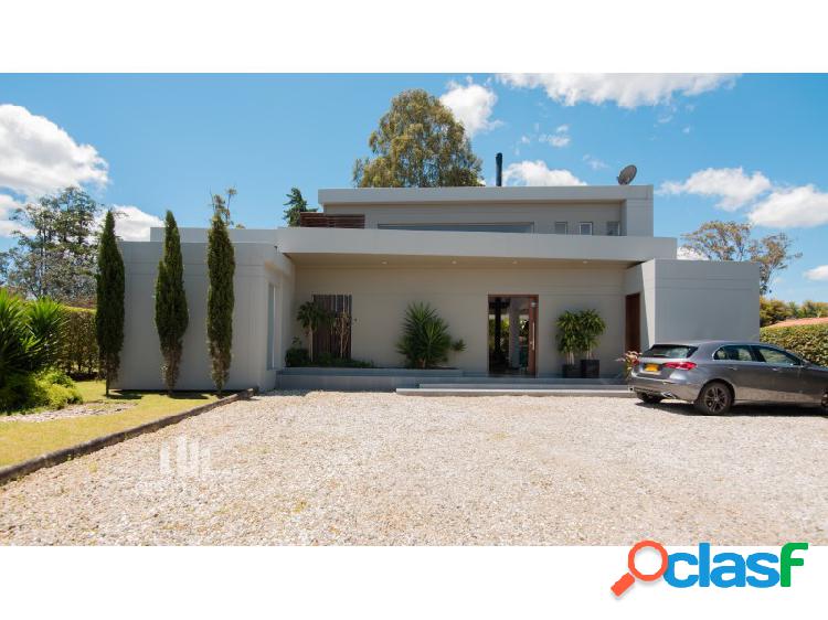 Casa unidad cerrada