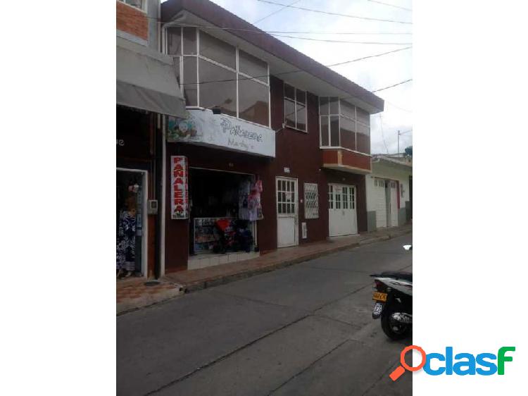 Casa Comercial, Dos Locales y 2 Apartamentos
