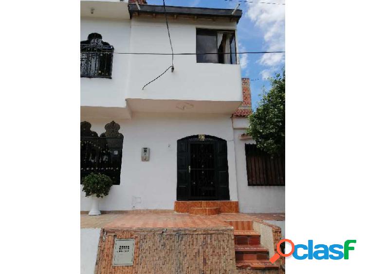 En venta hermosa casa barrio santander/Villa del Rosario