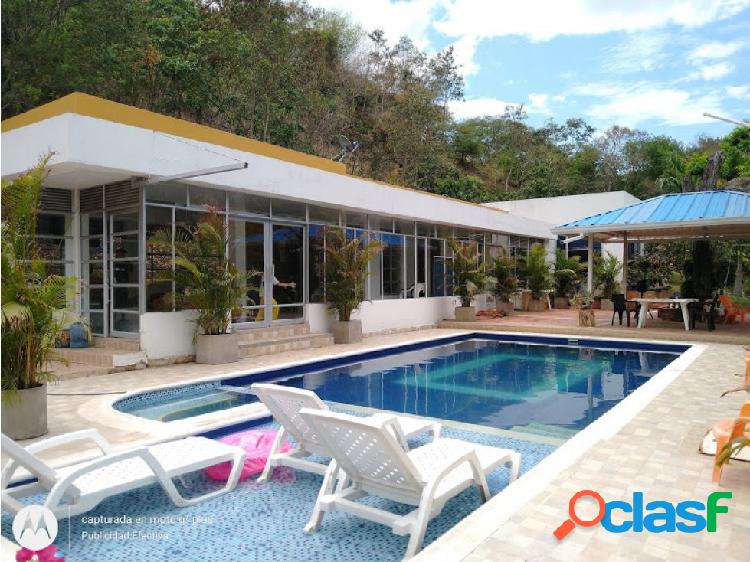 FINCA CON PISCINA PROPIA- ANAPOIMA