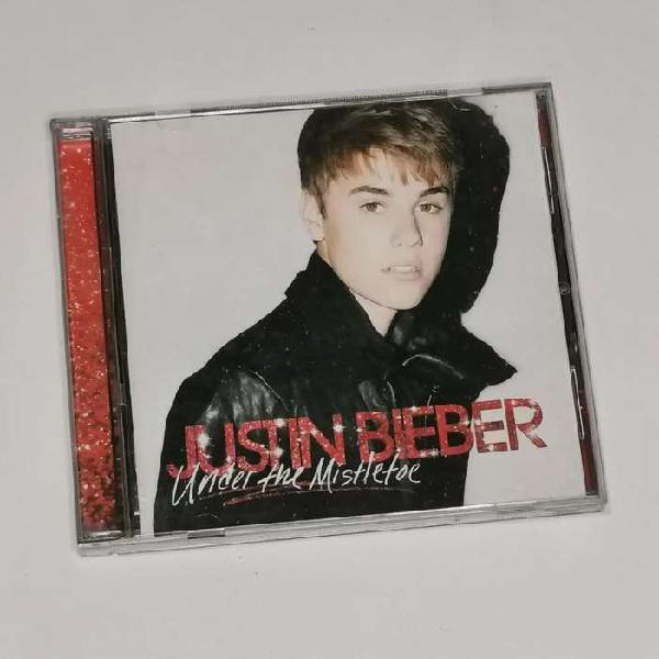 Justin Bieber - Under the mistletoe