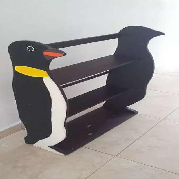 Mueble forma de pingüino