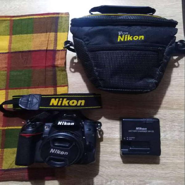 NIKON D7000 En perfecto estado y pocos disparos