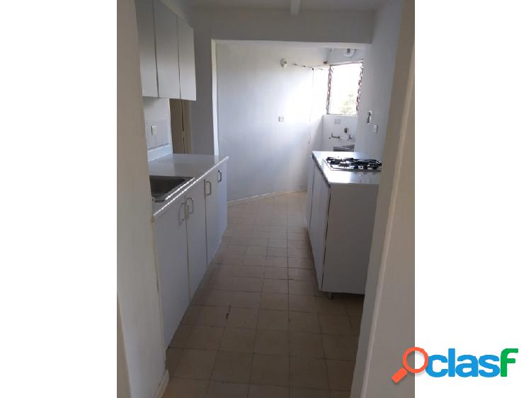 Se arrienda apartamento en Calazans