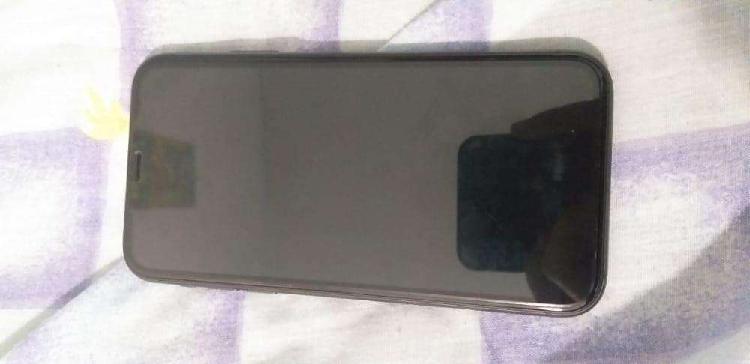 Se vende lindo IPHONE 11 excelentes condiciones