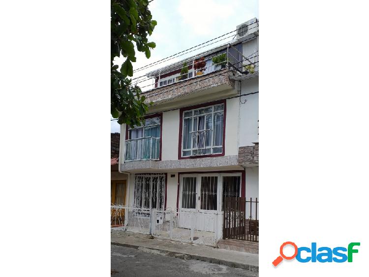 Venta de casa en Barrio Monteblanco Doble renta