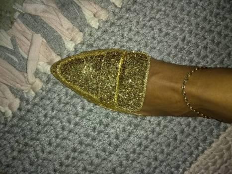 Zuecos dorados