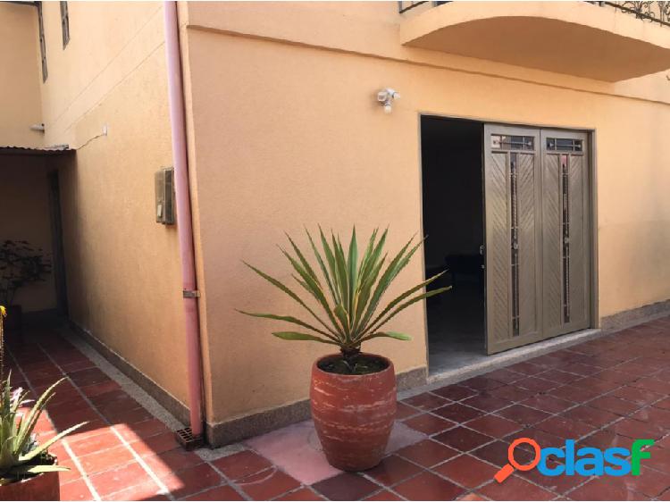 Arriendo aparta estudio amoblado en la Av, Centenario