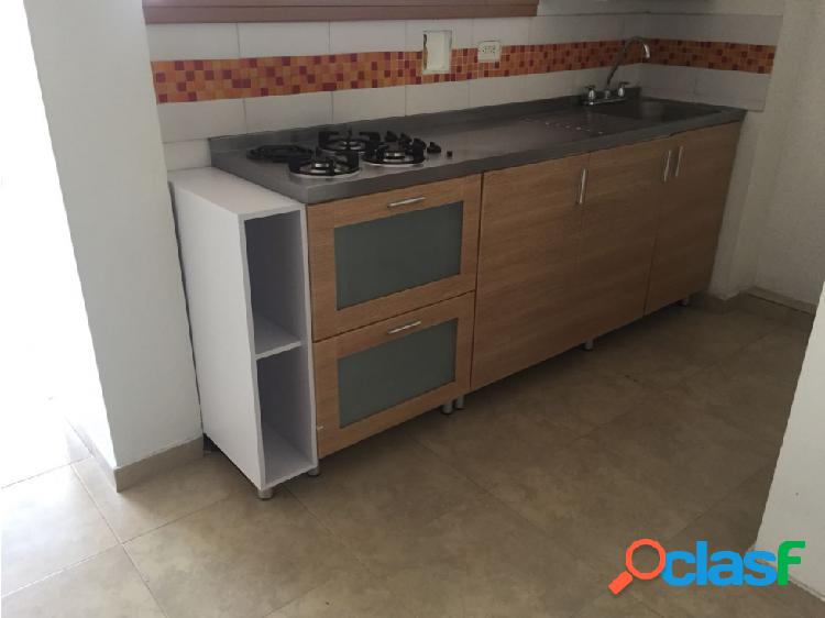 Arriendo apartamento de 2 alcobas en Santa Monica.