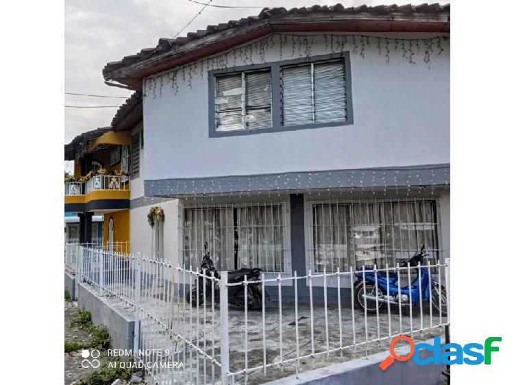 Casa Esquinera en Venta