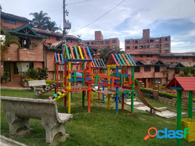 Casa en Venta Calasanz en Unidad Cerrada