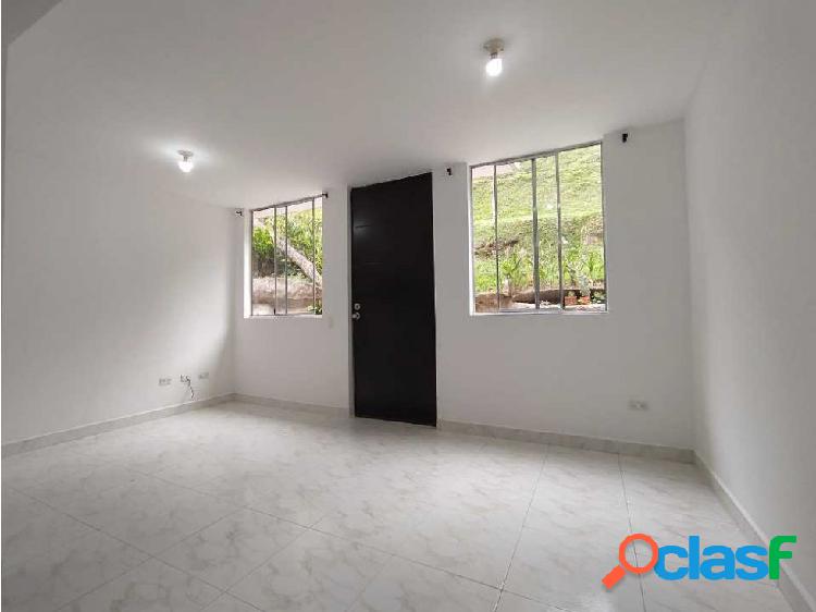 Casa para la venta en loma de los Bernal