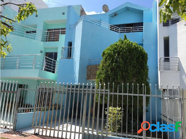 OPORTUNIDAD VENTA CASA 3 PISOS B. LA CASTELLANA MONTERÍA