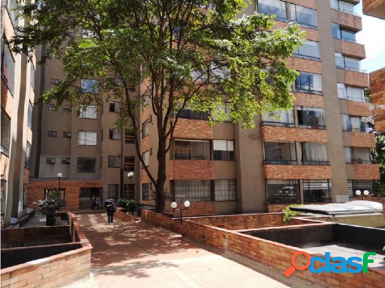 SE VENDE APARTAMENTO COLINA REMODELAR