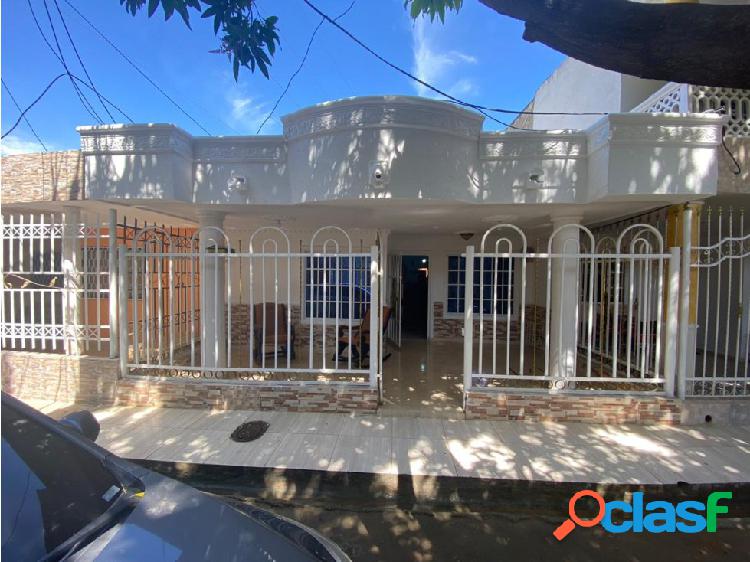 SE VENDE CASA EN URBANIZACION CURINCA.