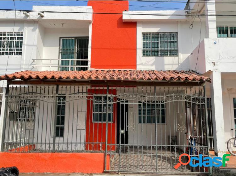 SE VENDE CASA EN URBANIZACION MIRACAMPESTRE.