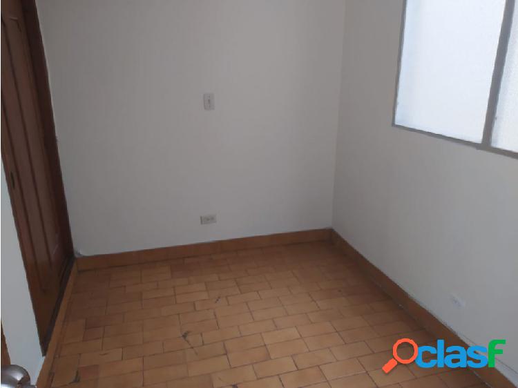 Se arrienda apartamento en Laureles