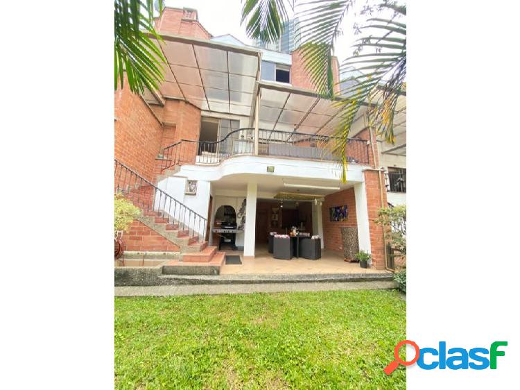 Se vende casa en el poblado sector los Balsos